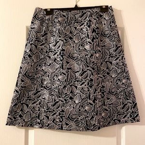 Talbots embroidered floral black & white skirt 10